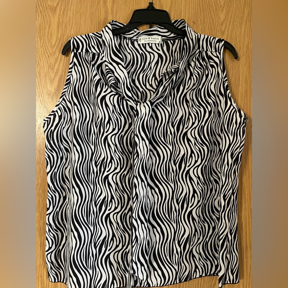 Women’s blouse size XL